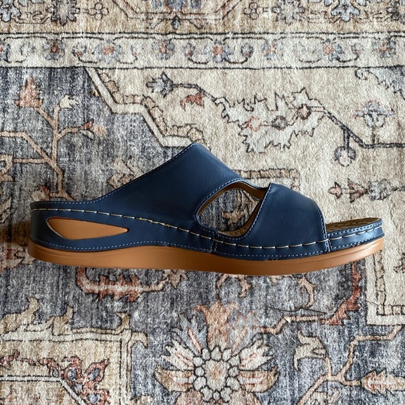 FUDYNMALC Women’s Sandals - Picture 2 of 4